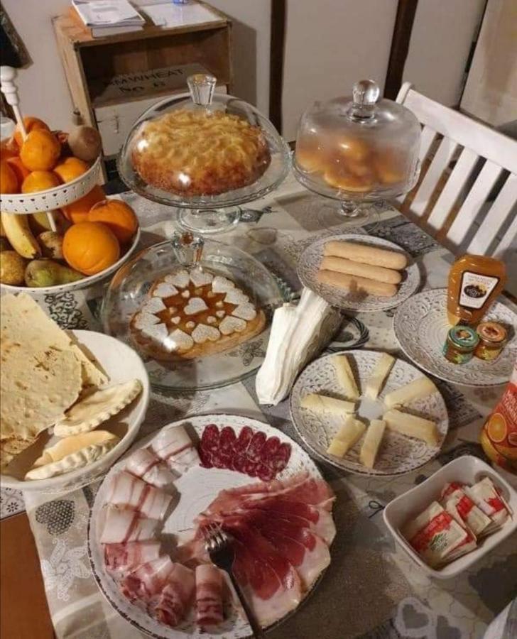 B&B E Home Restaurant S'Ispera Monolocale Uso Esclusivo Fonni Luaran gambar